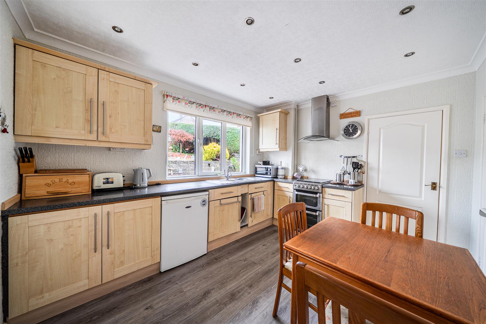 Maes-Yr-Awel, Llansamlet, Swansea, SA7 9SW